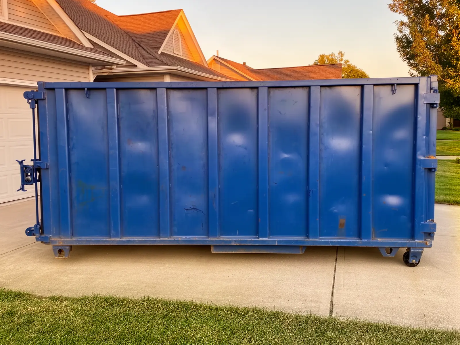 Roll-off dumpster from Kesfield Grove Dumpster Rental in Silver Spring, MD